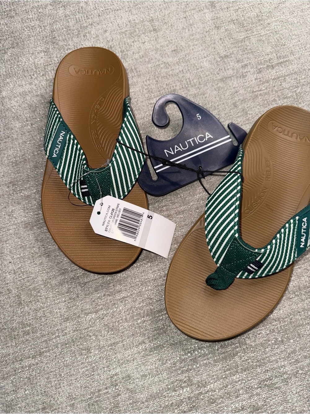 Nautica Womenโs Green & White Striped Flip-Flops โ Size 5 โ NWT